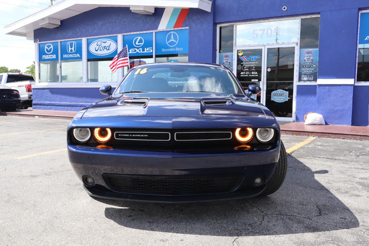 Dodge Challenger 2dr Cpe SXT Plus 2016