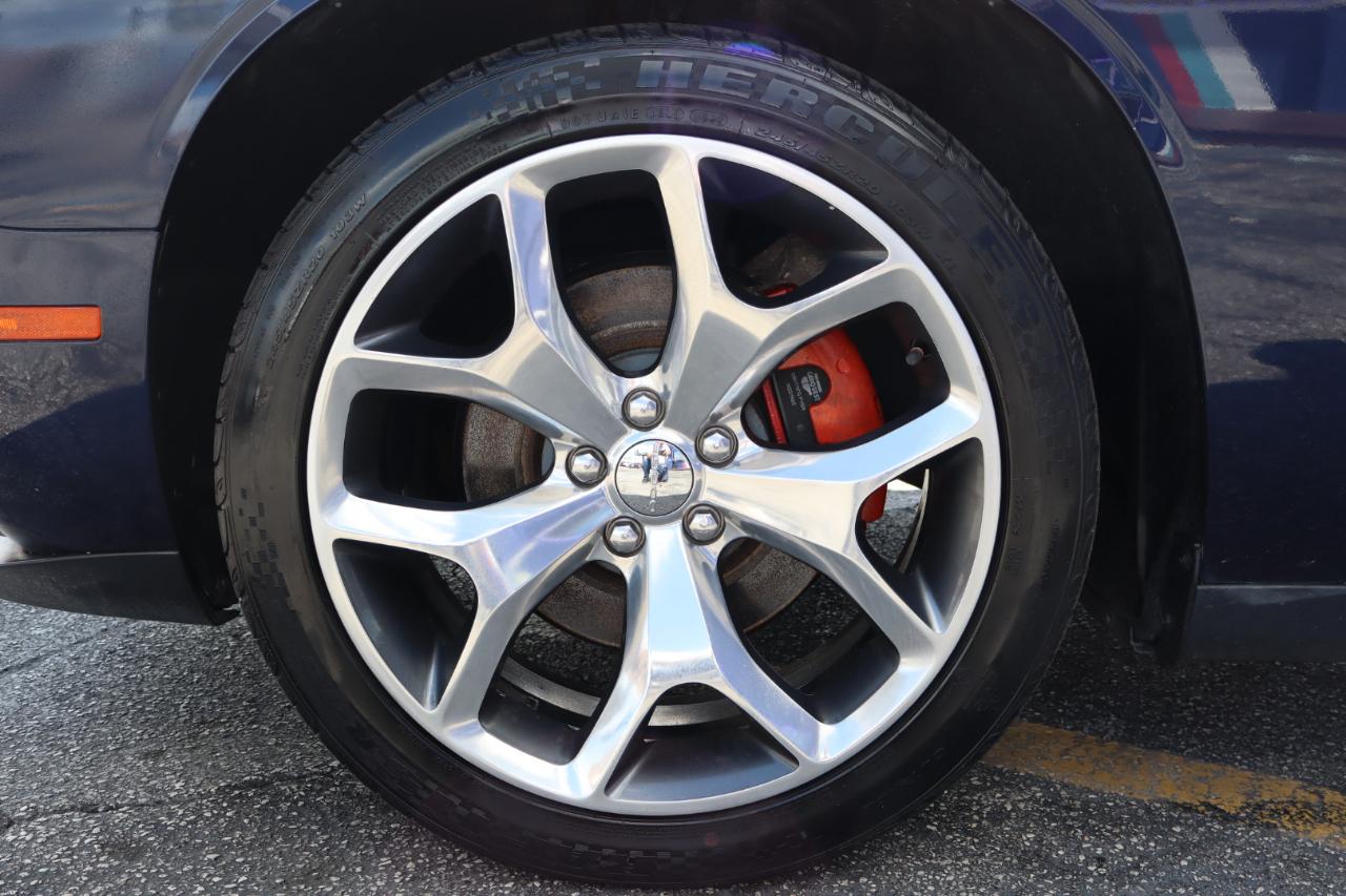 Dodge Challenger 2dr Cpe SXT Plus 2016