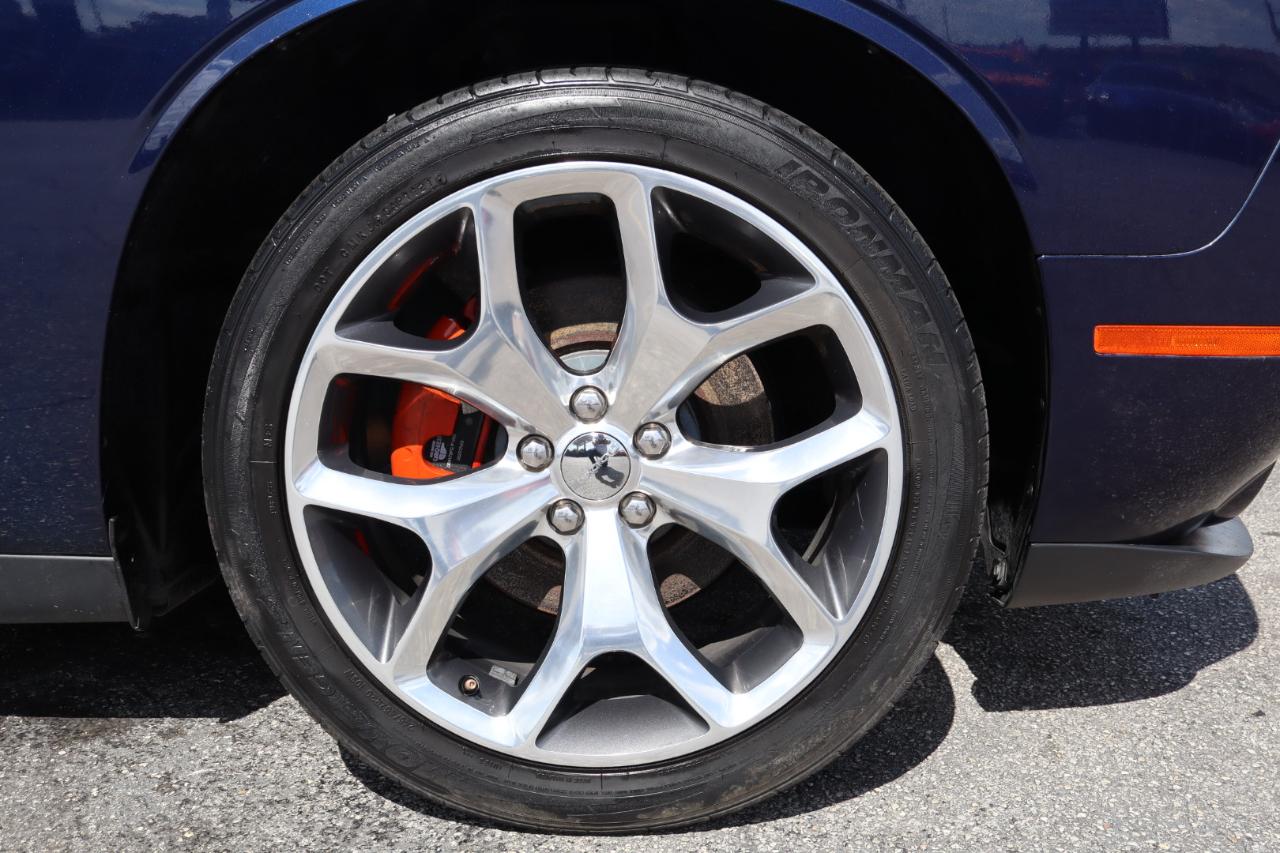 Dodge Challenger 2dr Cpe SXT Plus 2016