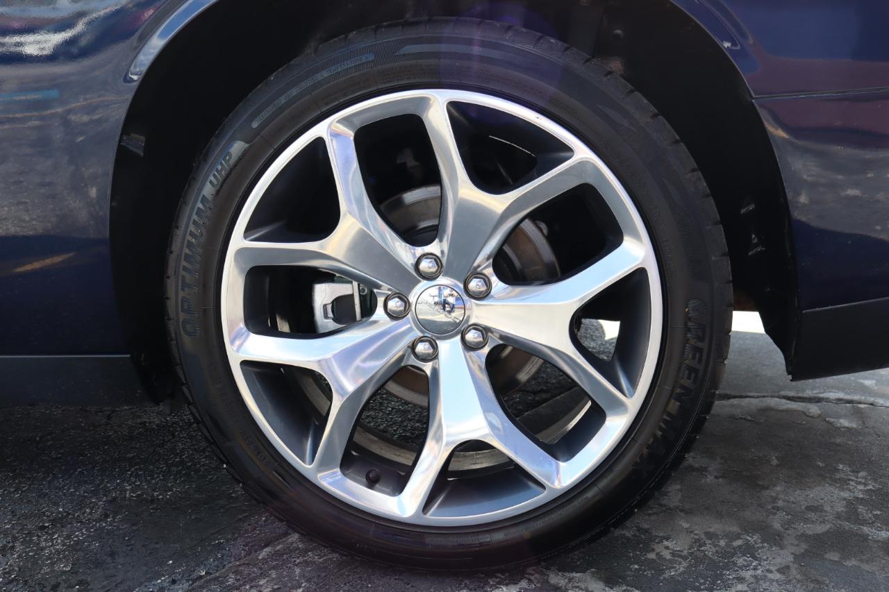 Dodge Challenger 2dr Cpe SXT Plus 2016