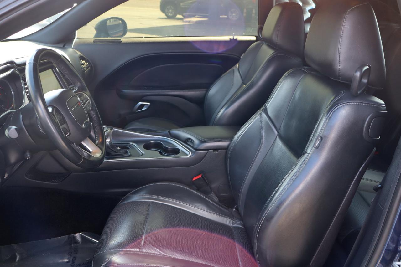 Dodge Challenger 2dr Cpe SXT Plus 2016