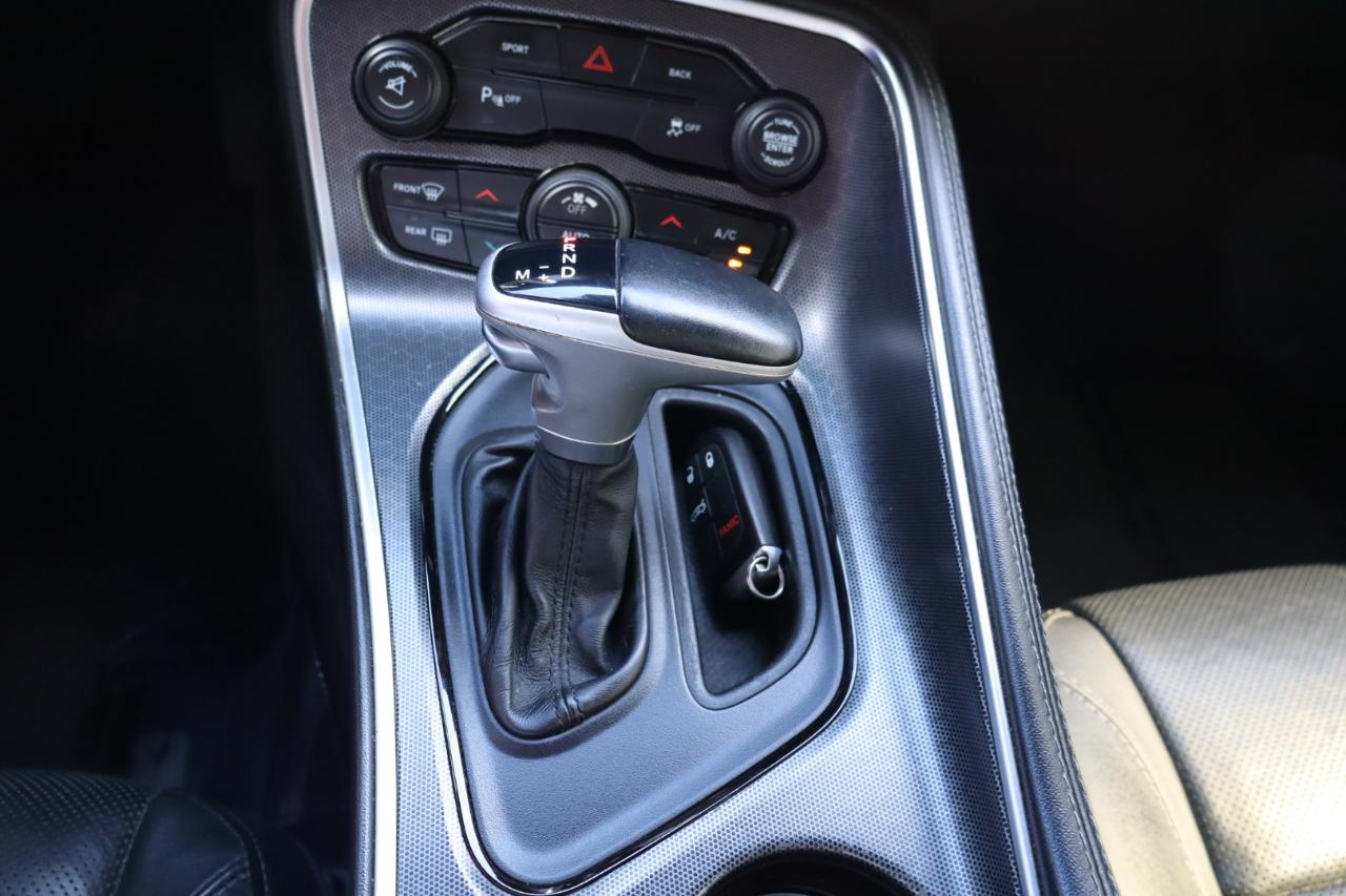 Dodge Challenger 2dr Cpe SXT Plus 2016