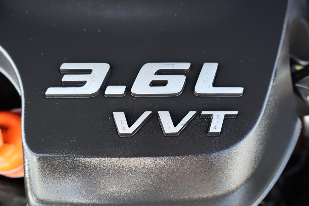 Dodge Challenger 2dr Cpe SXT Plus 2016