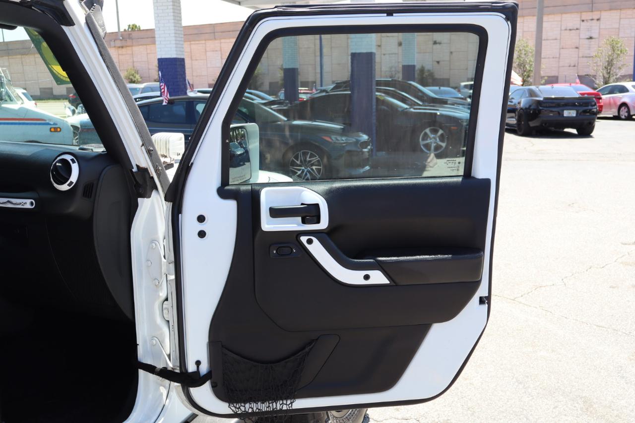 Jeep Wrangler Unlimited 4WD 4dr Wrangler X *Ltd Avail* 2015