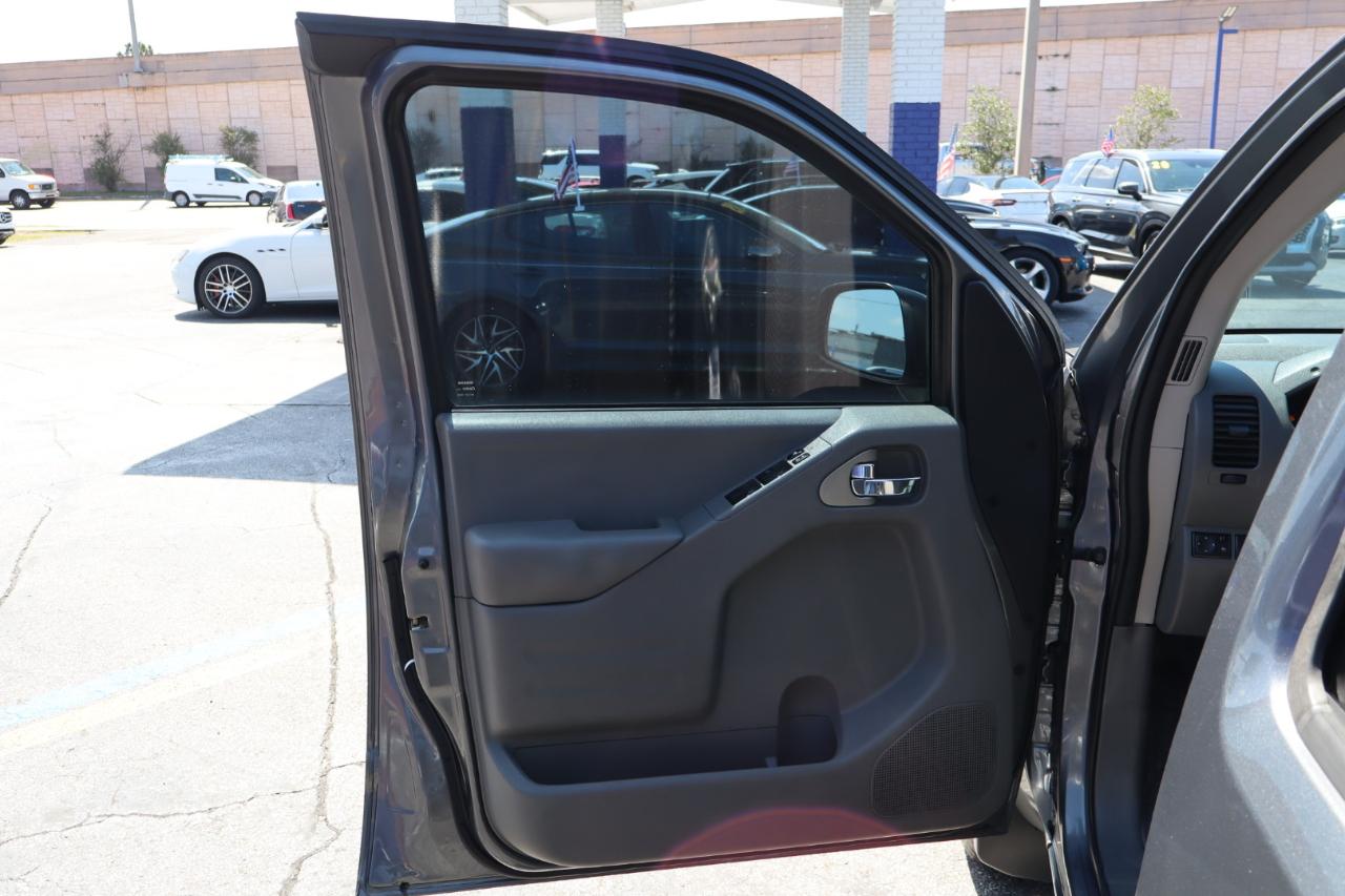 Nissan Frontier Crew Cab 4x2 SV Auto 2020