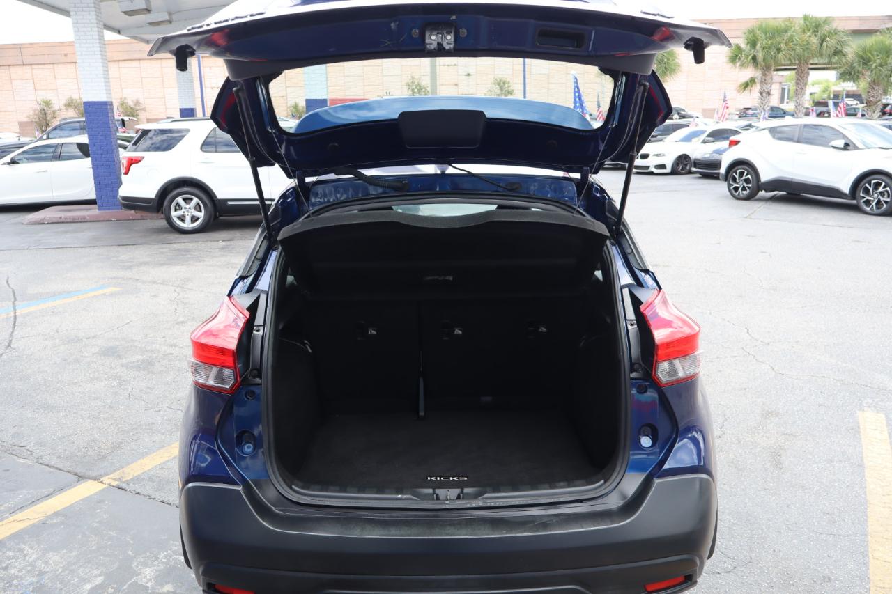 Nissan Kicks SV FWD 2019