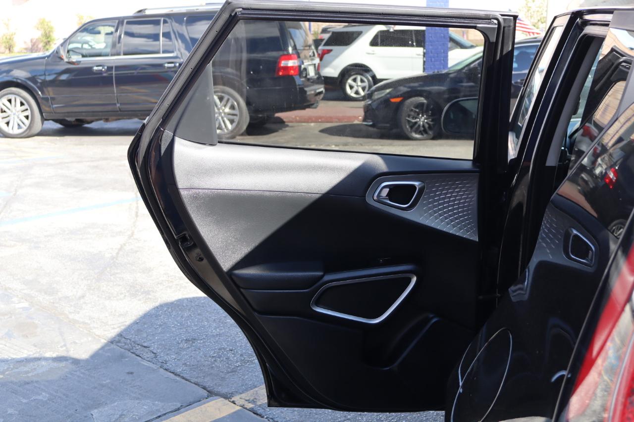 Kia Soul LX IVT 2023