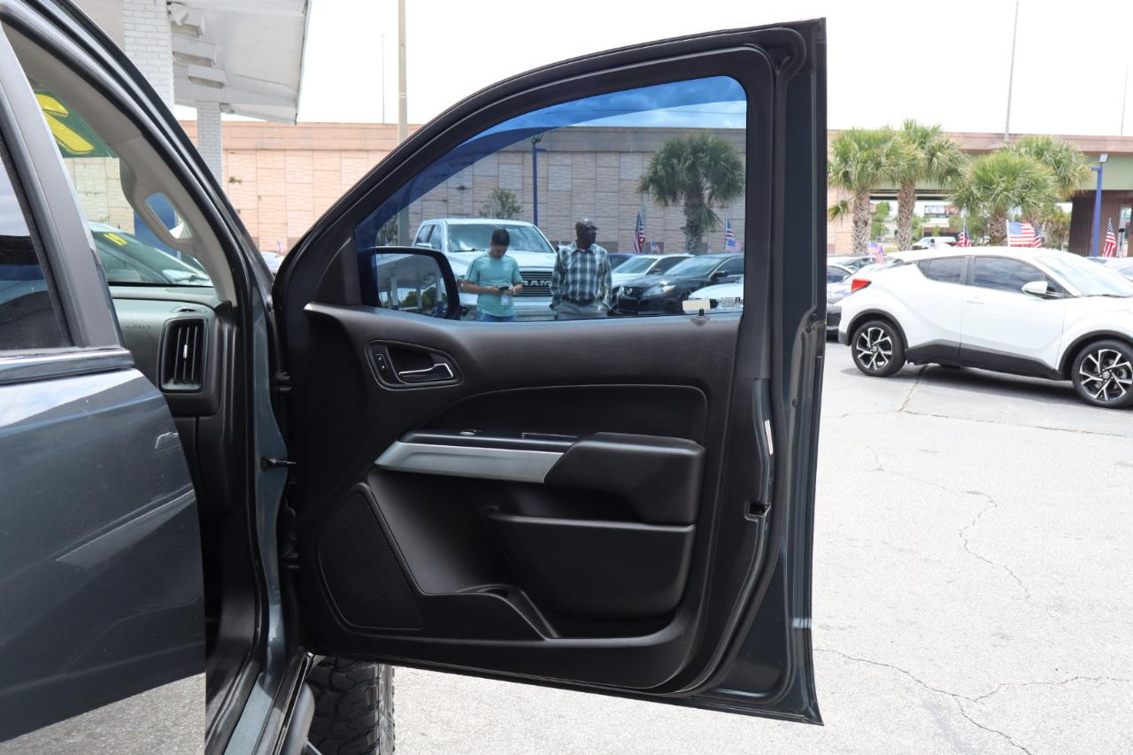 Chevrolet Colorado 4WD Crew Cab 140.5" LT 2017