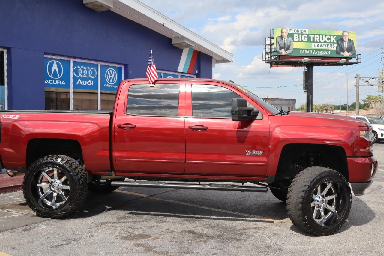 Chevrolet Silverado 1500 4WD Crew Cab 143.5" LT w/2LT 2017