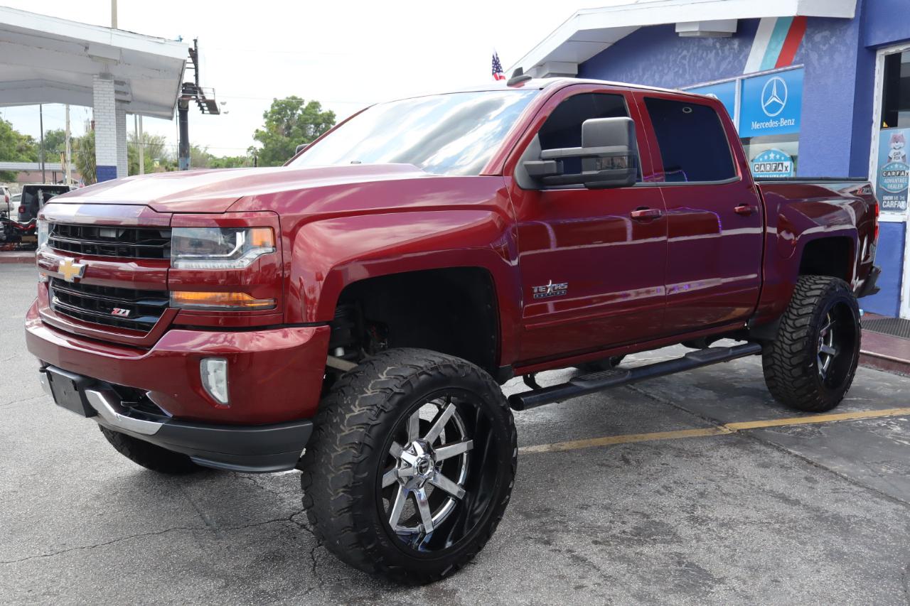 Chevrolet Silverado 1500 4WD Crew Cab 143.5" LT w/2LT 2017