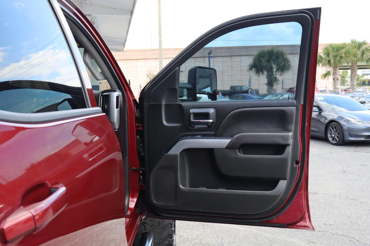 Chevrolet Silverado 1500 4WD Crew Cab 143.5" LT w/2LT 2017