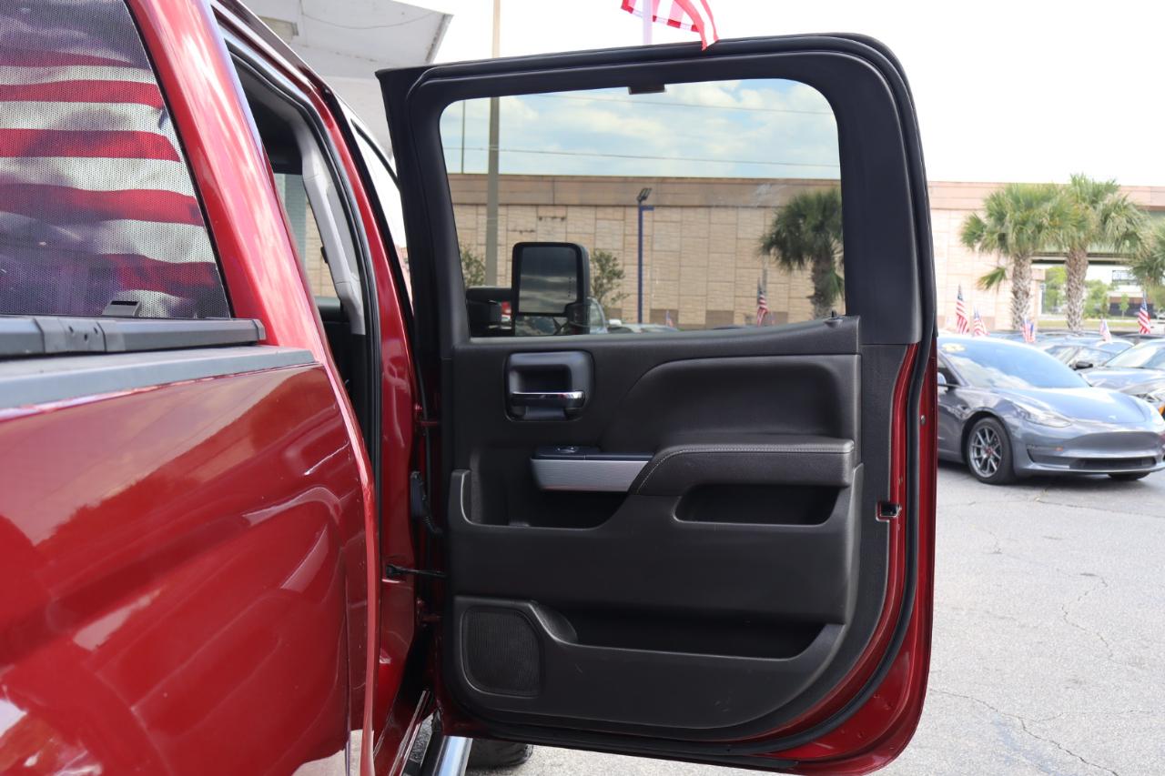 Chevrolet Silverado 1500 4WD Crew Cab 143.5" LT w/2LT 2017