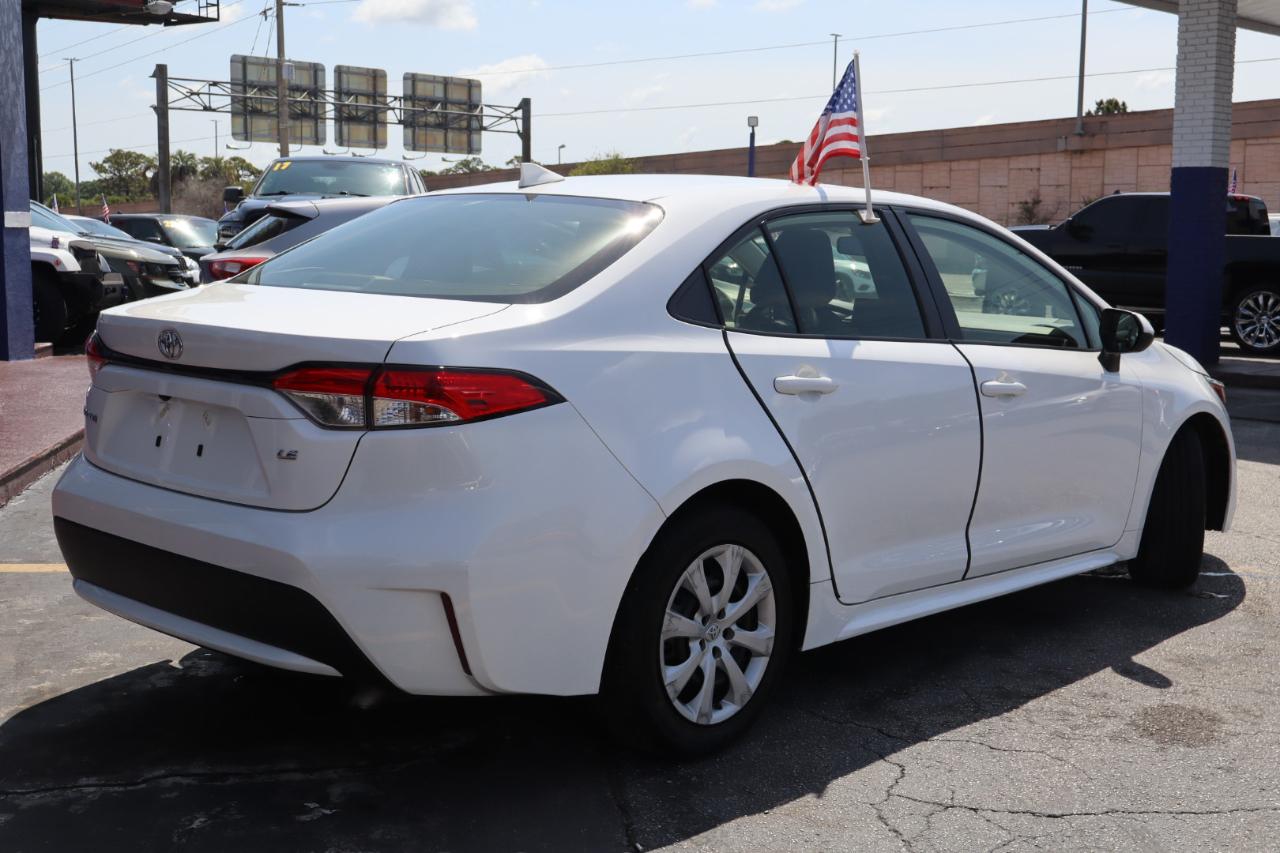 Toyota Corolla LE CVT (Natl) 2022
