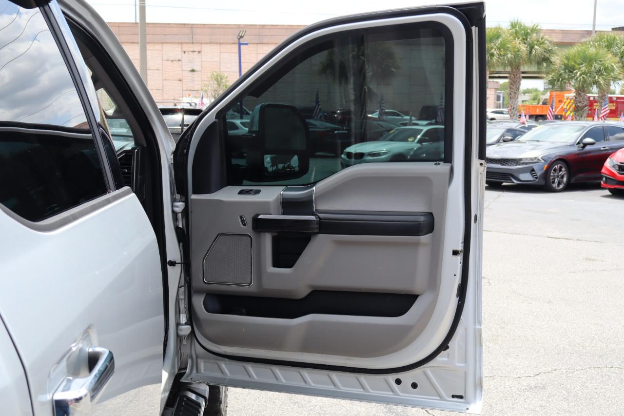 Ford F-150 4WD SuperCrew 150" Lariat 2016