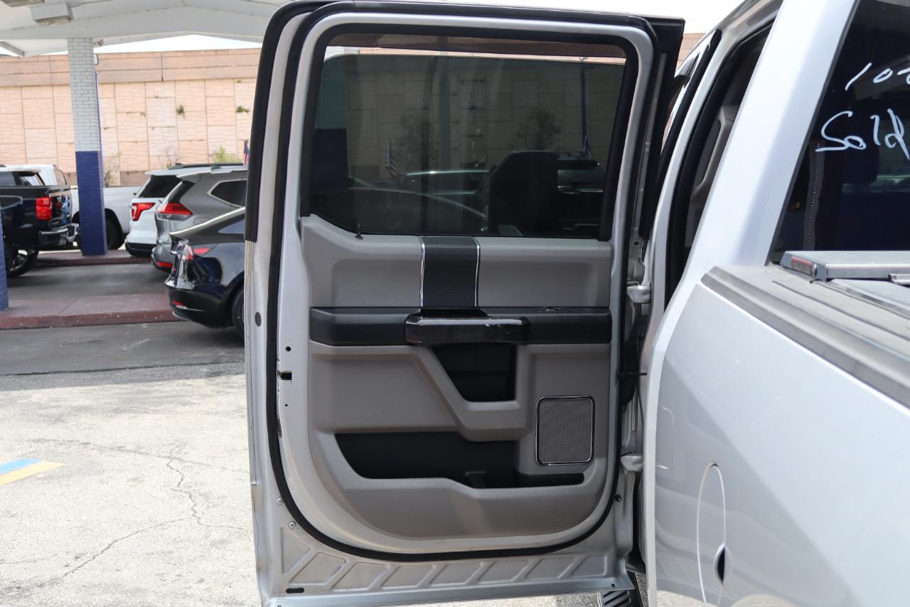 Ford F-150 4WD SuperCrew 150" Lariat 2016