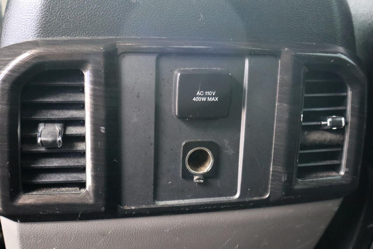 Ford F-150 4WD SuperCrew 150" Lariat 2016