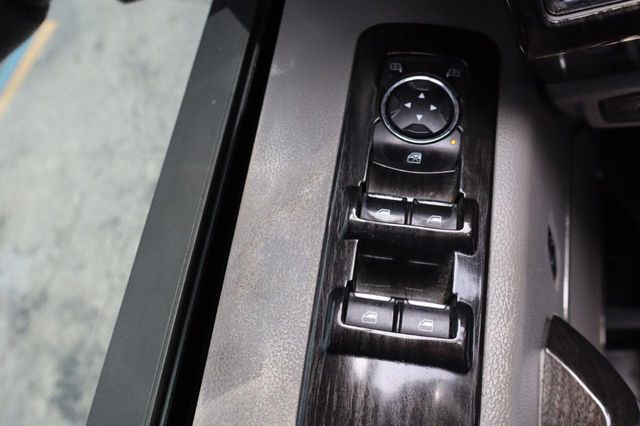 Ford F-150 4WD SuperCrew 150" Lariat 2016