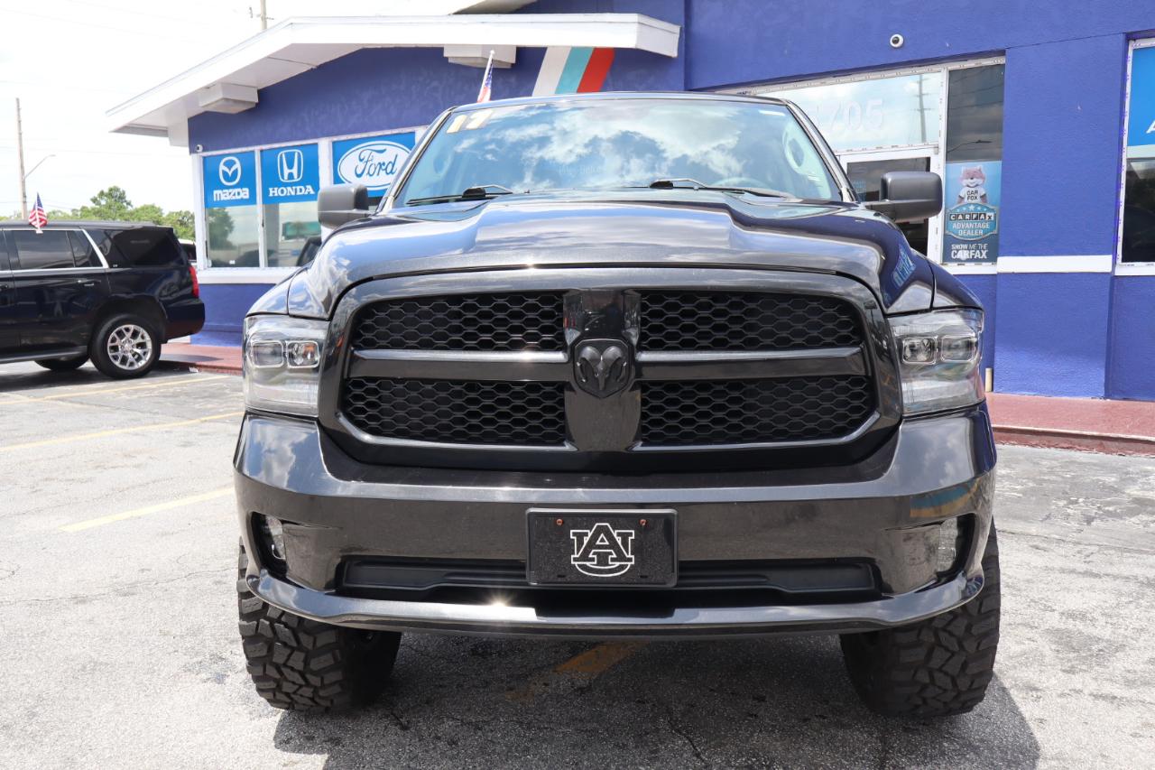 RAM 1500 Express 4x4 Crew Cab 5'7" Box 2017