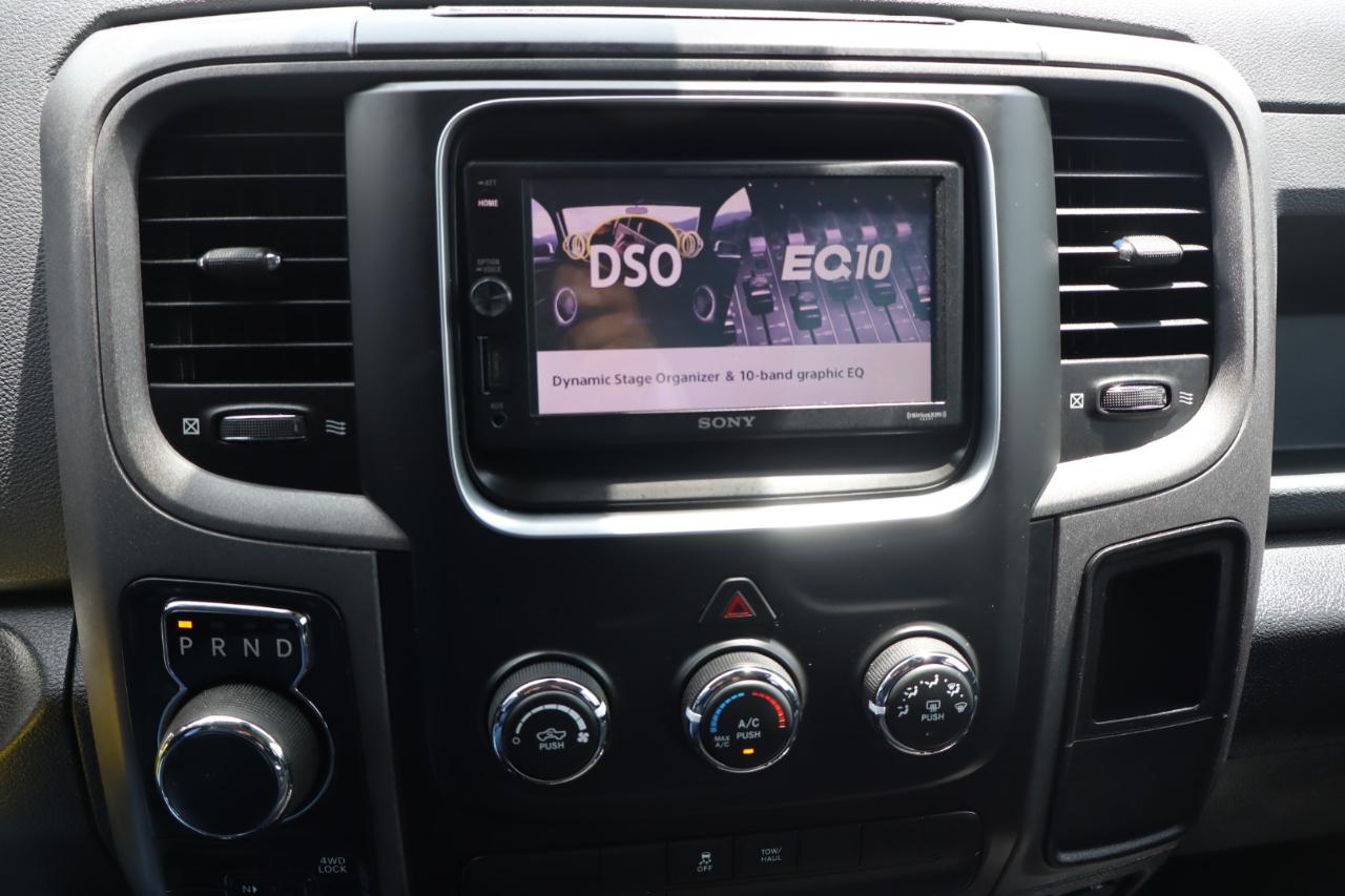 RAM 1500 Express 4x4 Crew Cab 5'7" Box 2017