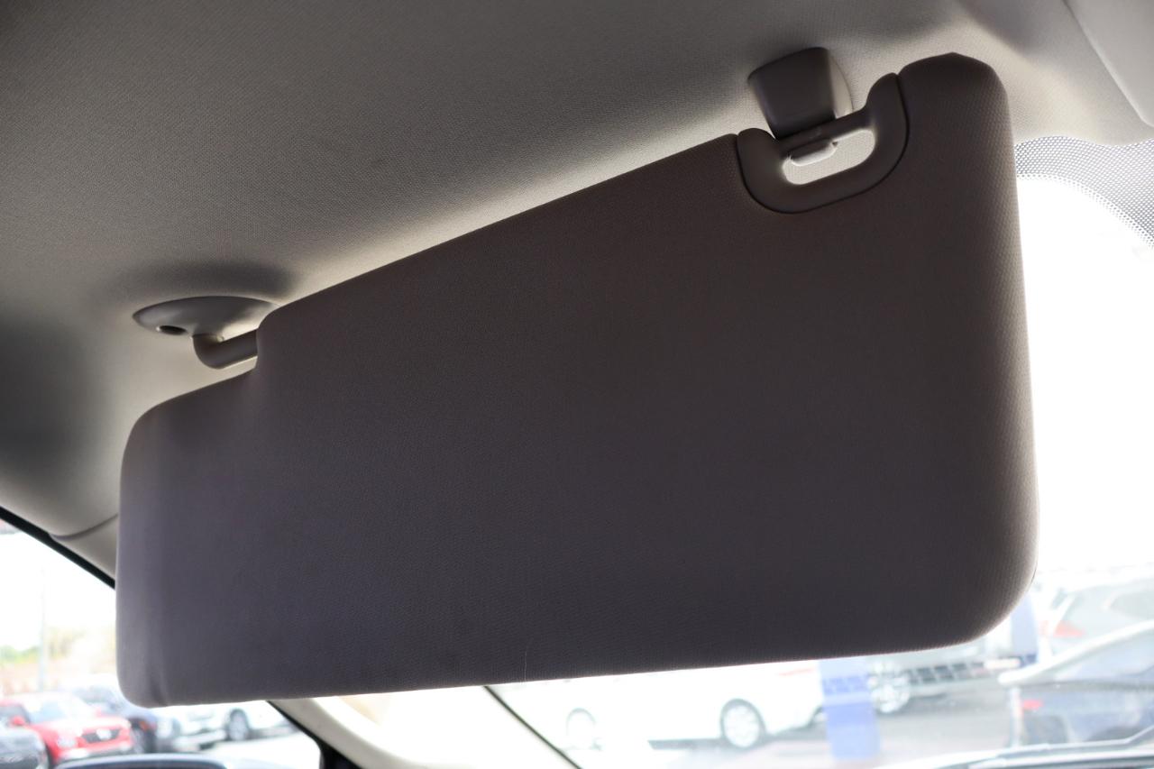 RAM 1500 Express 4x4 Crew Cab 5'7" Box 2017