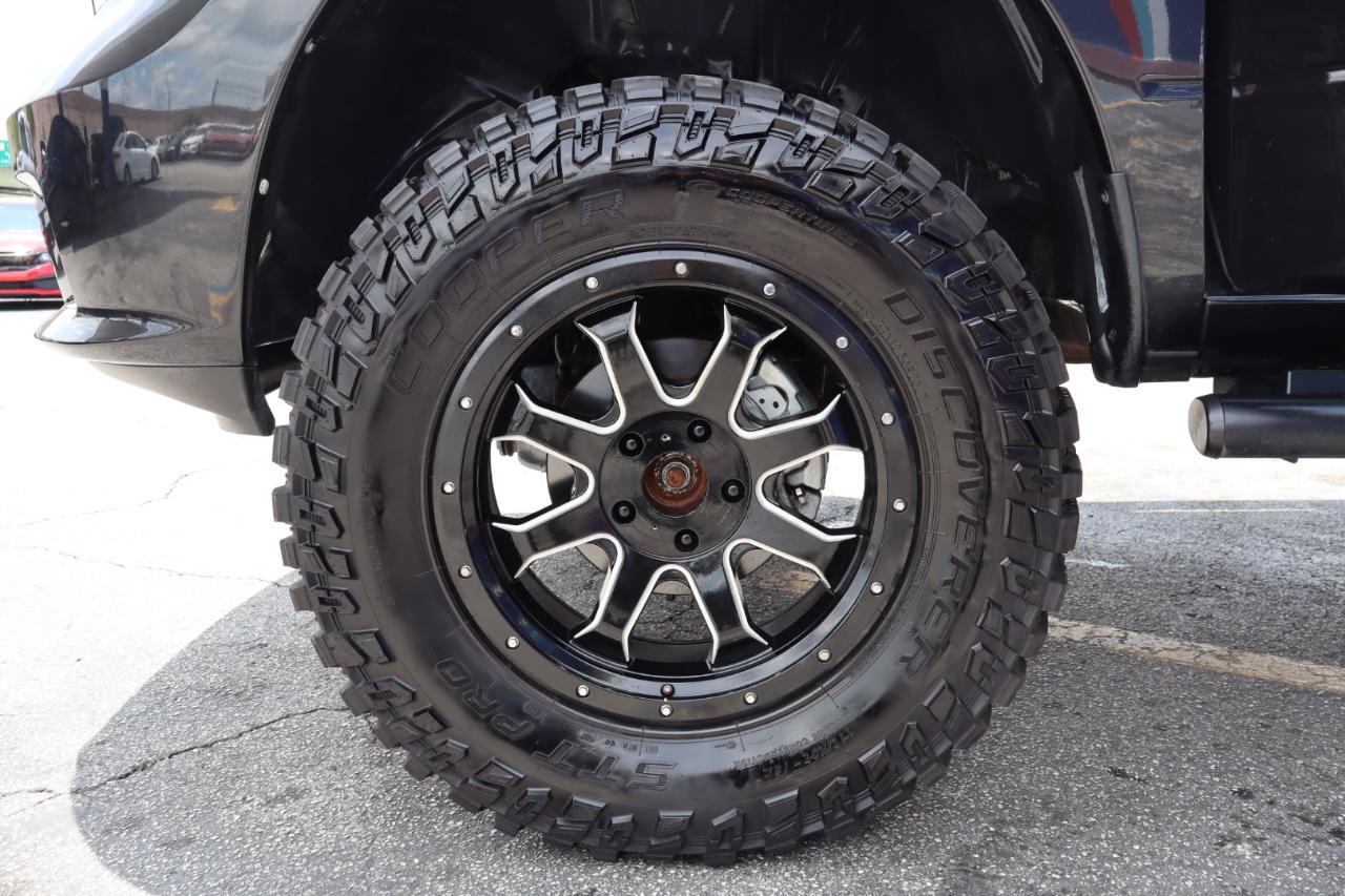 RAM 1500 Express 4x4 Crew Cab 5'7" Box 2017