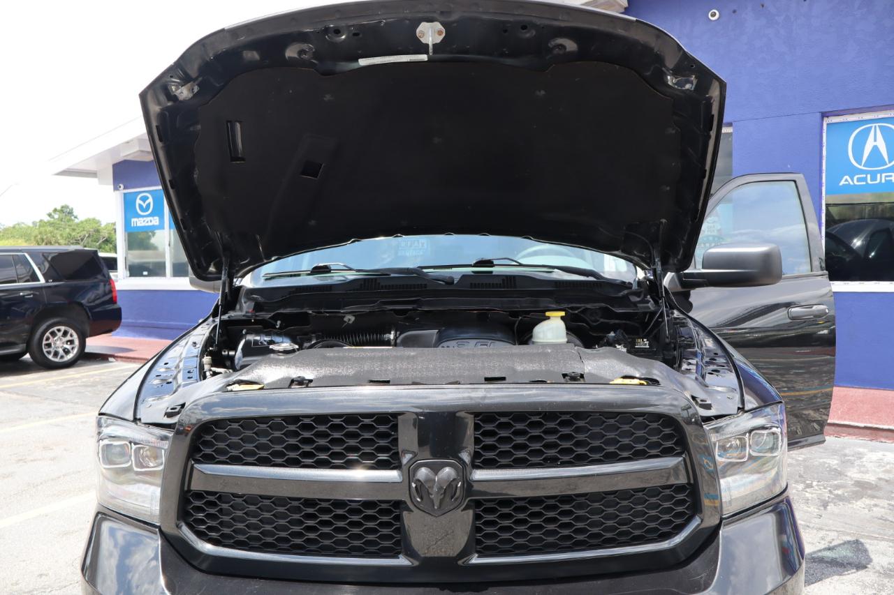 RAM 1500 Express 4x4 Crew Cab 5'7" Box 2017