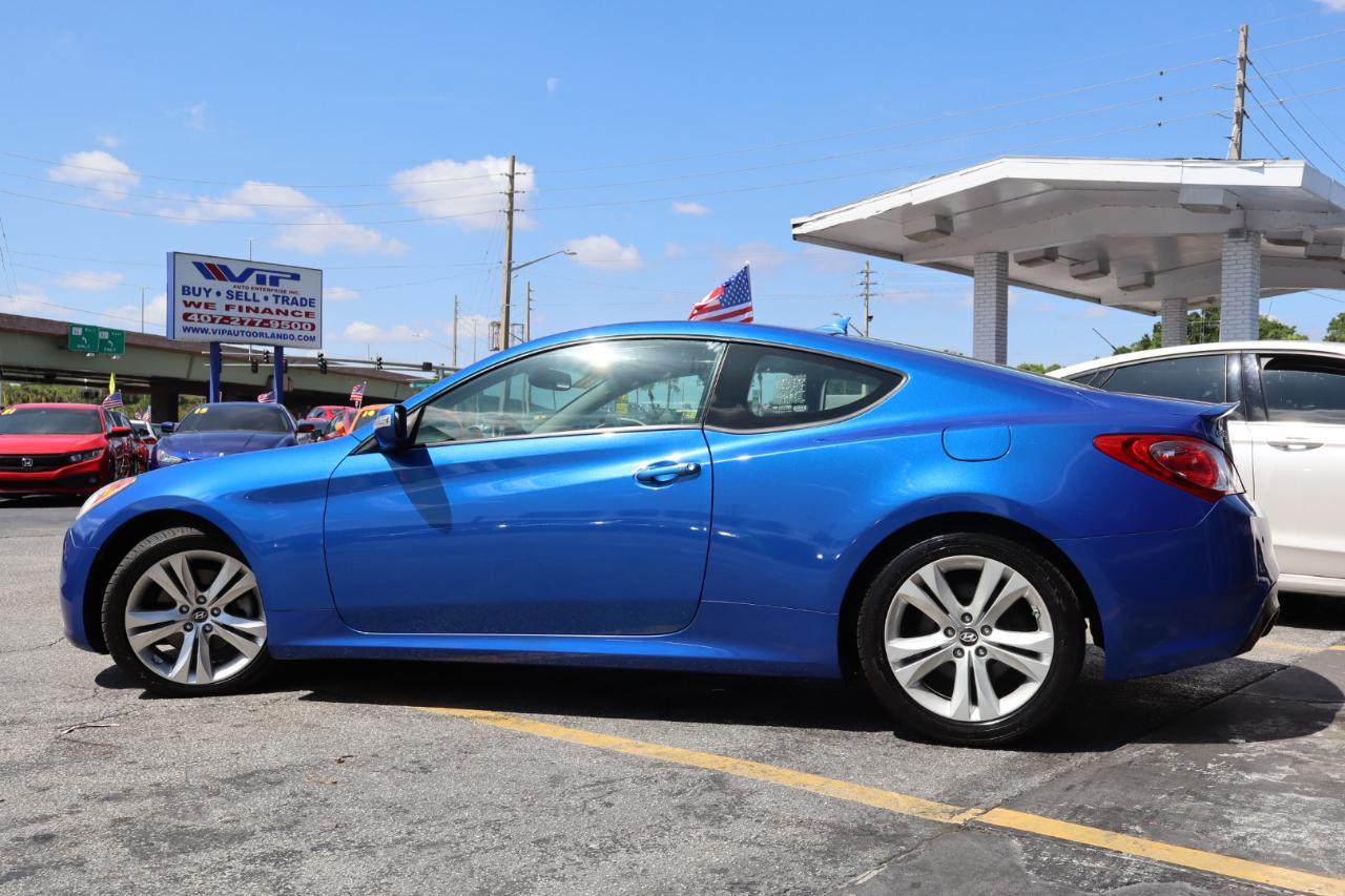 Hyundai Genesis Coupe 2dr 3.8L Auto Grand Touring w/Blk Lth 2011