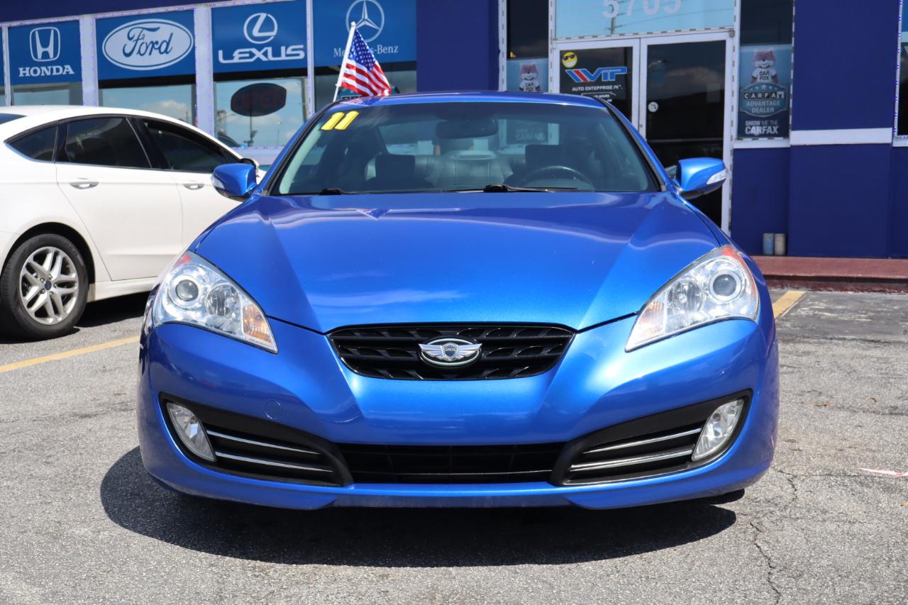 Hyundai Genesis Coupe 2dr 3.8L Auto Grand Touring w/Blk Lth 2011