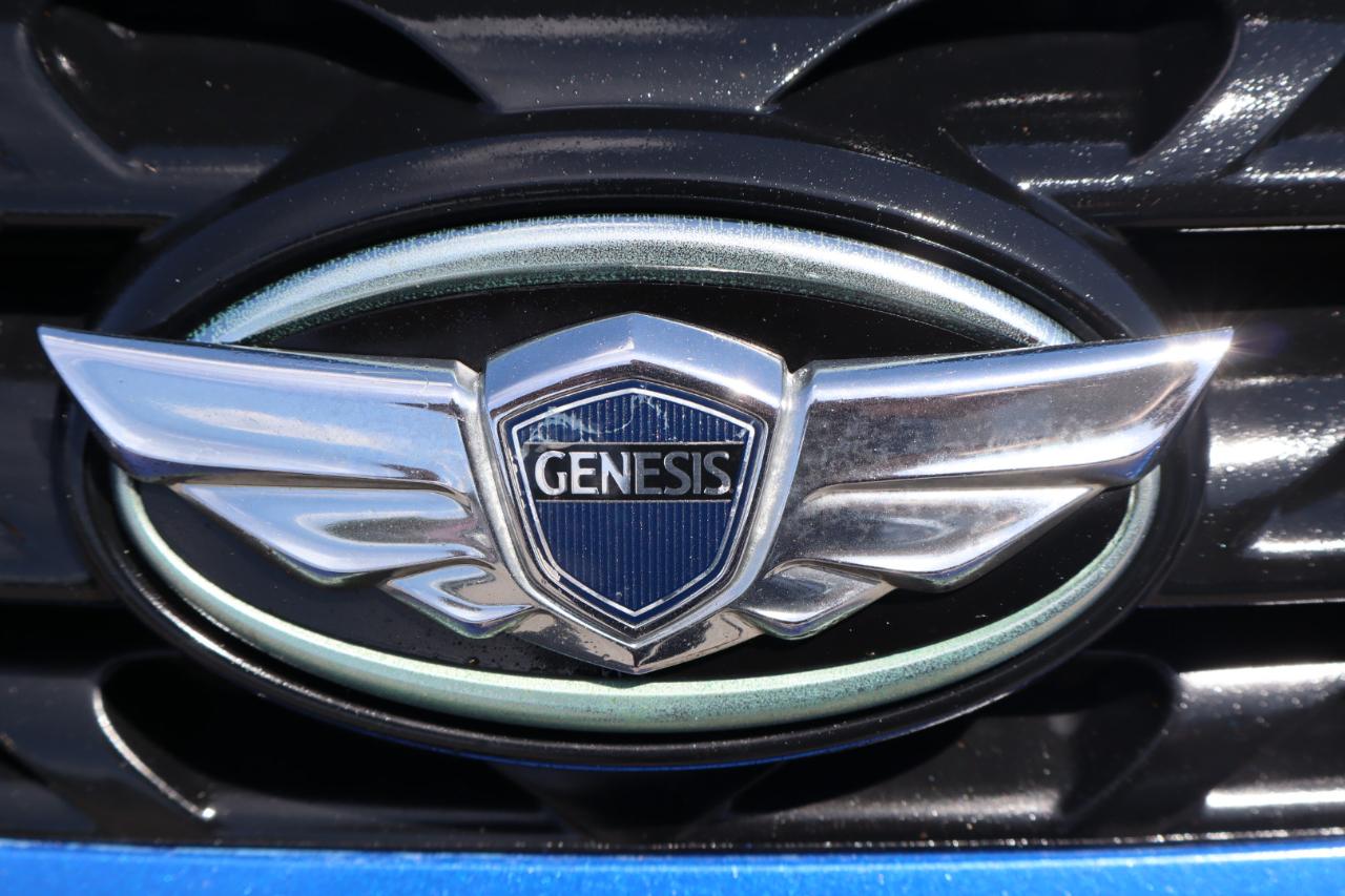 Hyundai Genesis Coupe 2dr 3.8L Auto Grand Touring w/Blk Lth 2011