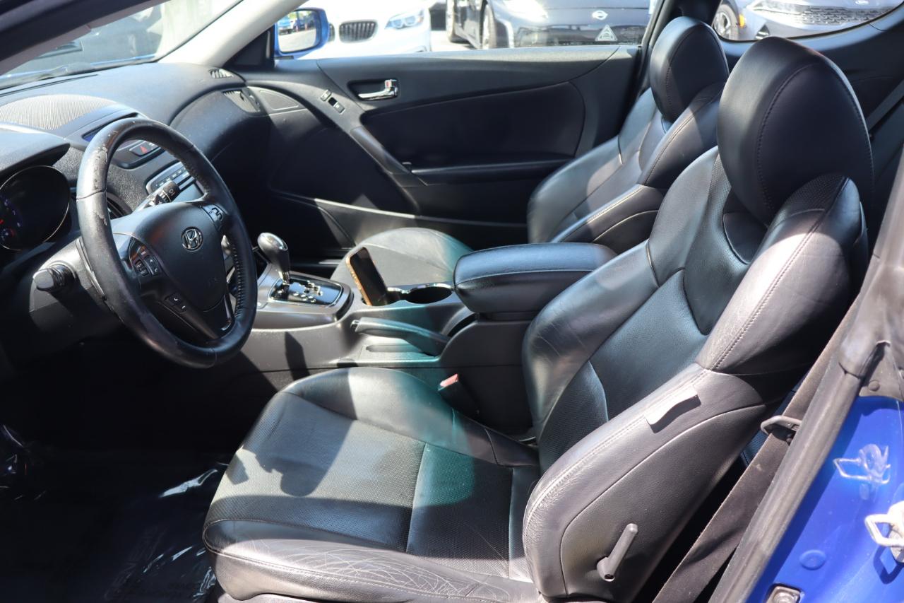 Hyundai Genesis Coupe 2dr 3.8L Auto Grand Touring w/Blk Lth 2011