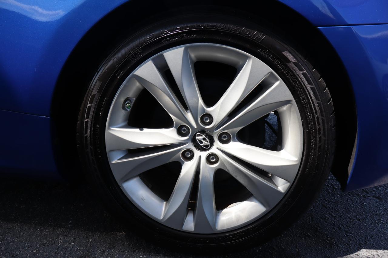 Hyundai Genesis Coupe 2dr 3.8L Auto Grand Touring w/Blk Lth 2011