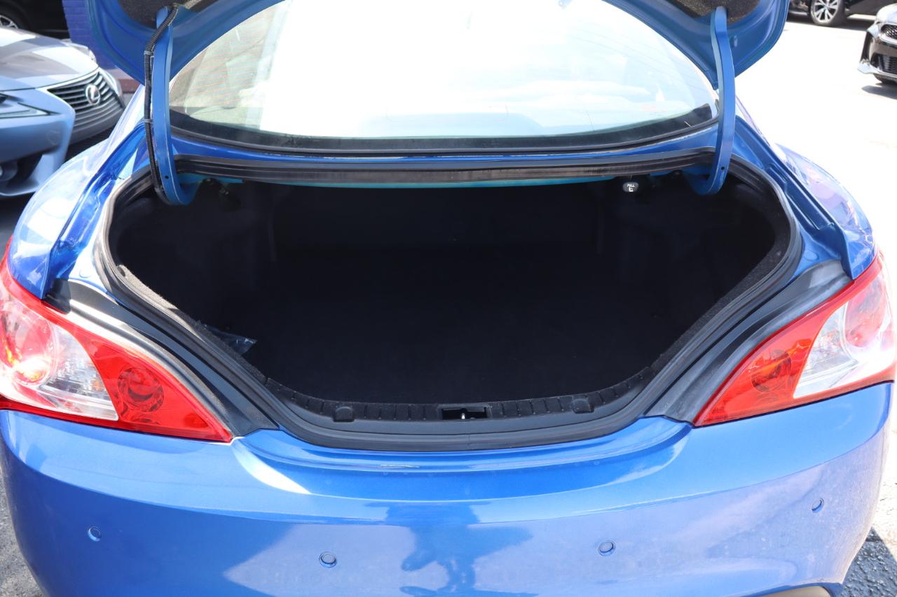 Hyundai Genesis Coupe 2dr 3.8L Auto Grand Touring w/Blk Lth 2011