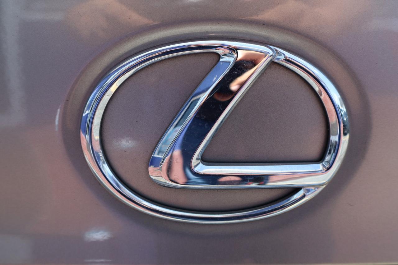 Lexus IS 250 4dr Sport Sdn RWD 2015