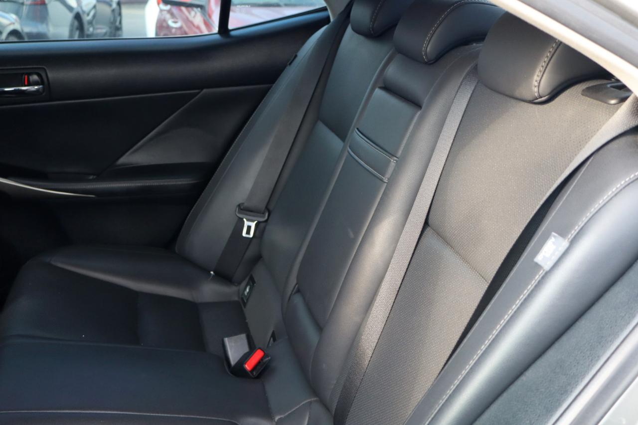 Lexus IS 250 4dr Sport Sdn RWD 2015