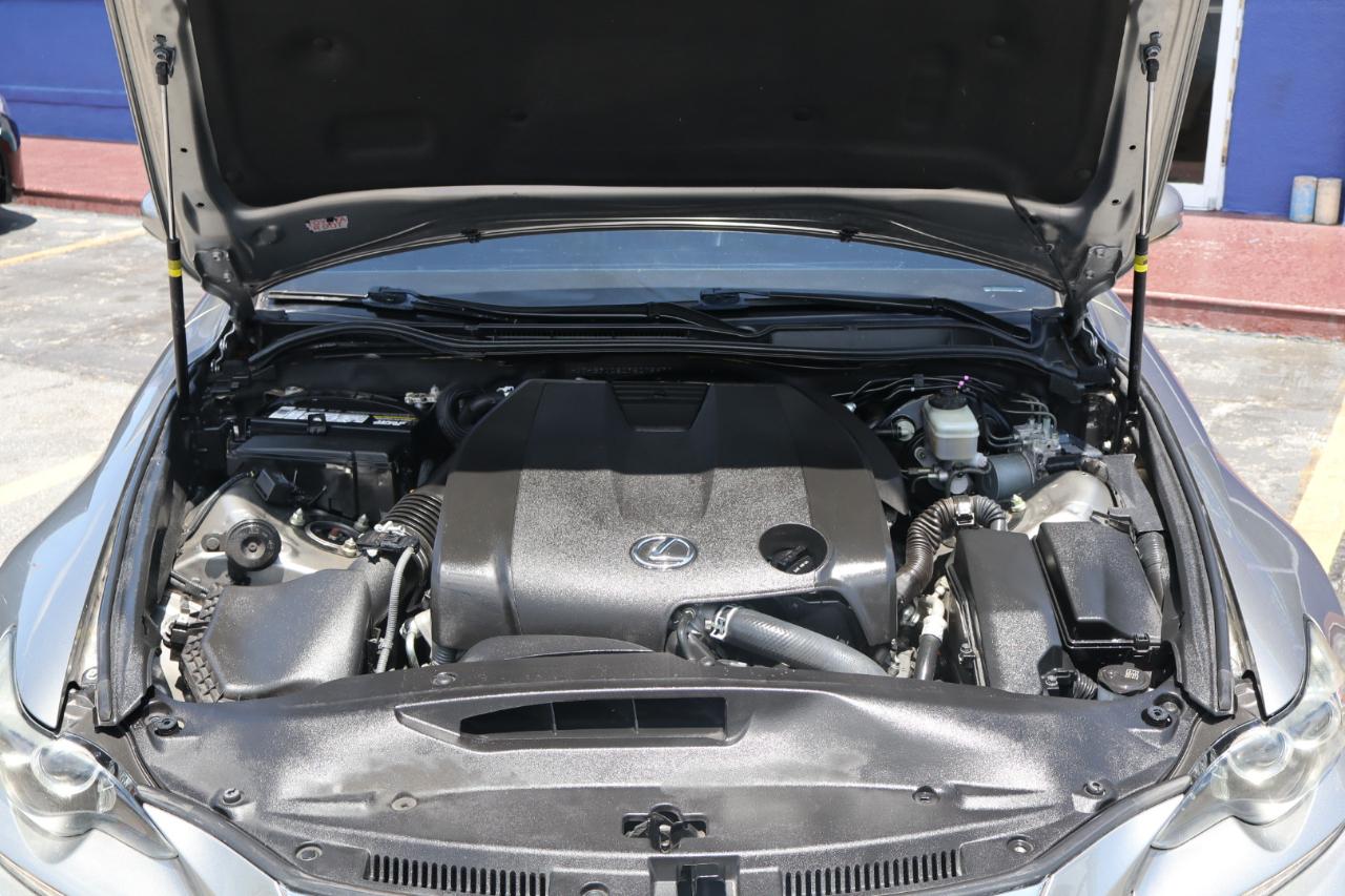 Lexus IS 250 4dr Sport Sdn RWD 2015