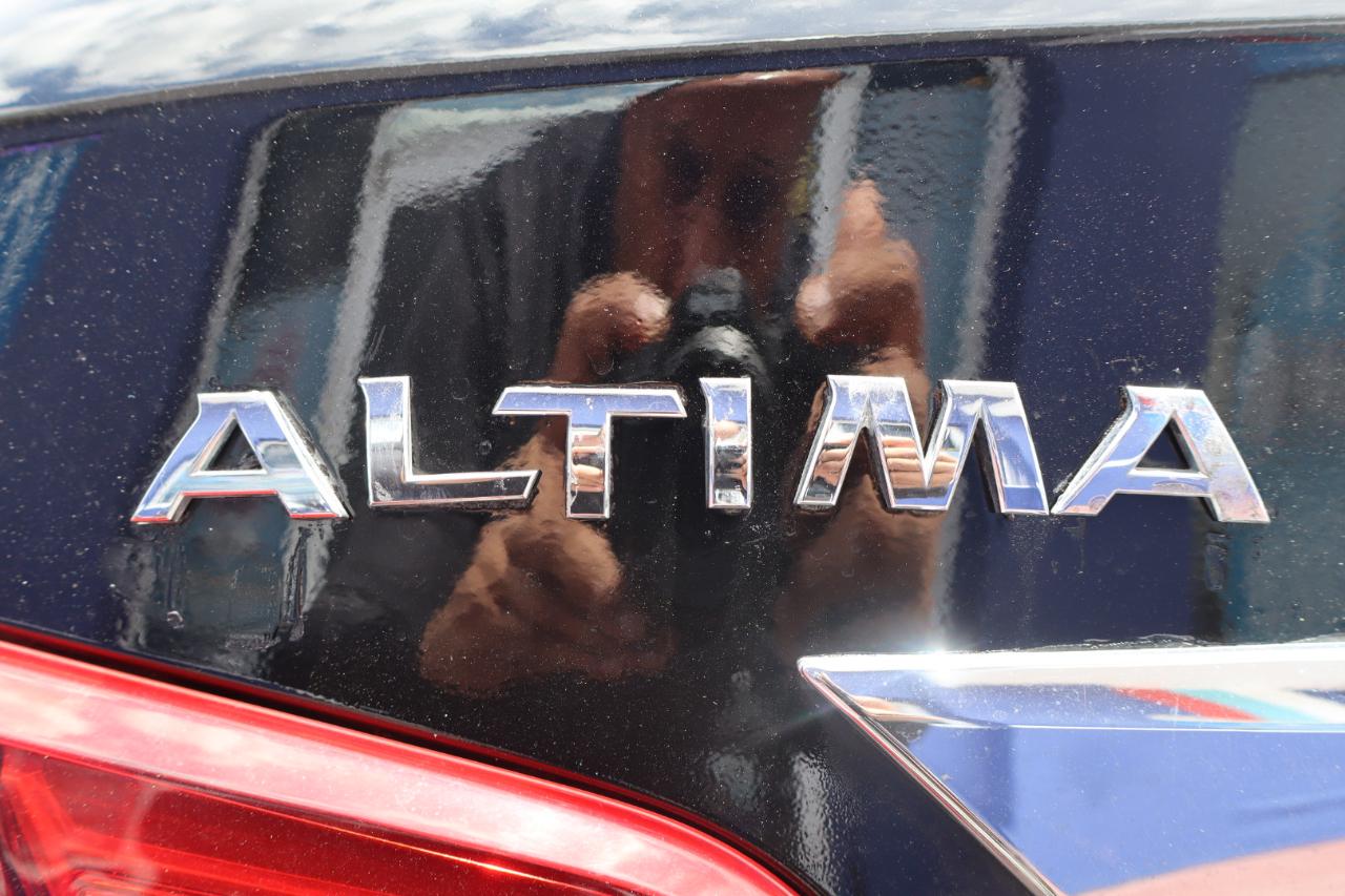 Nissan Altima 2.5 SV Sedan 2018