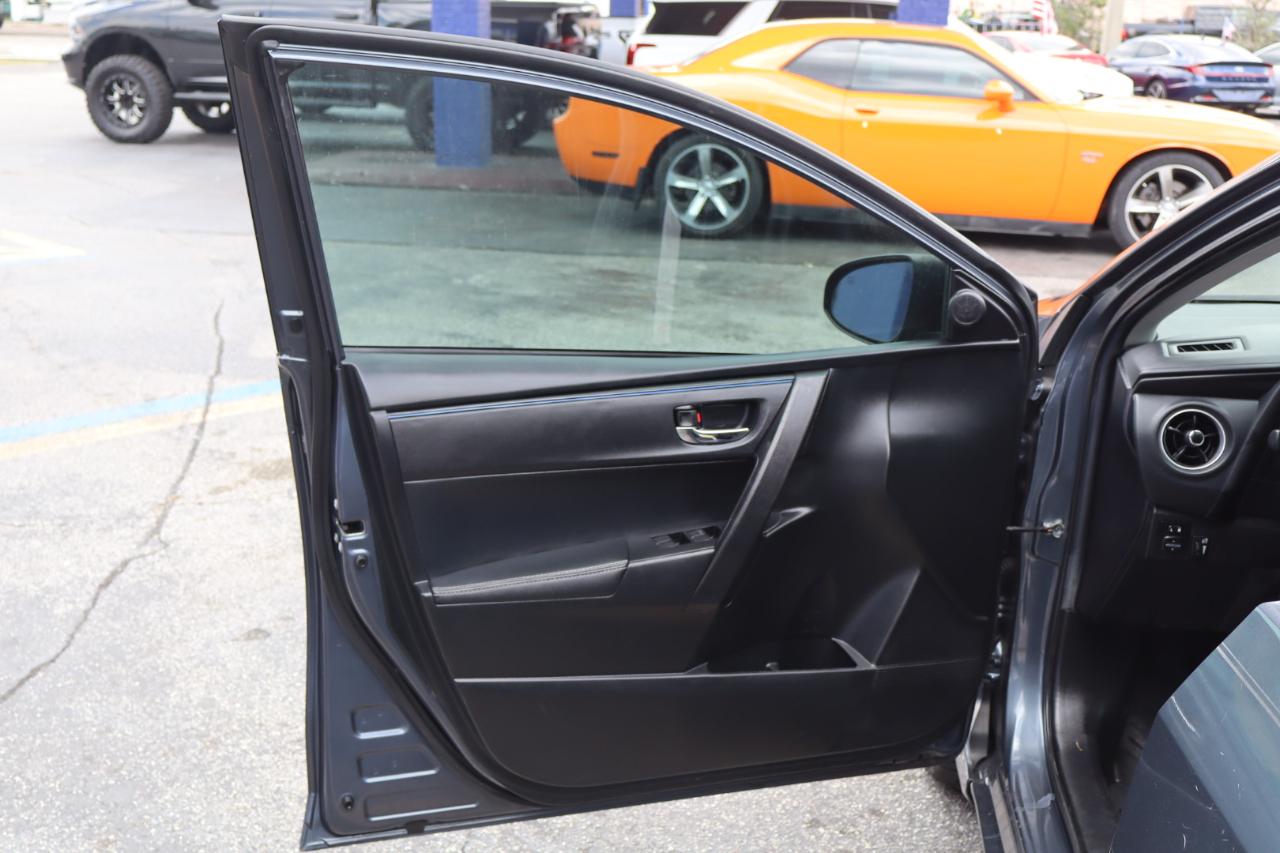 Toyota Corolla XLE CVT (Natl) 2019