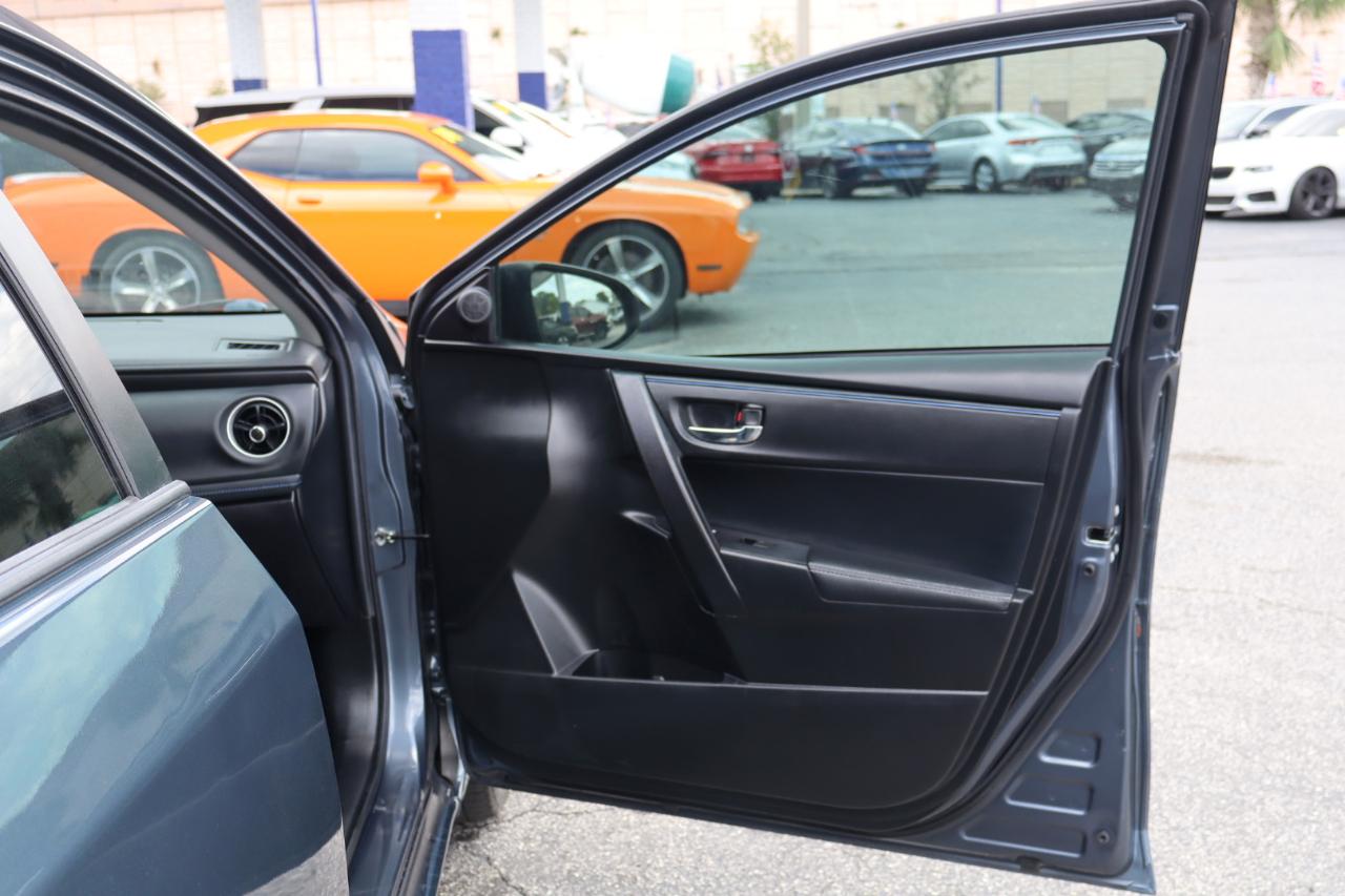 Toyota Corolla XLE CVT (Natl) 2019