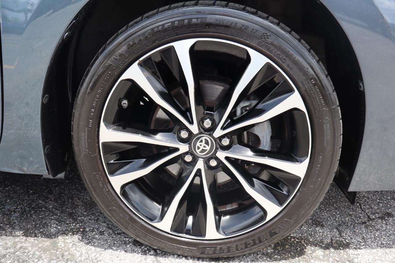 Toyota Corolla XLE CVT (Natl) 2019