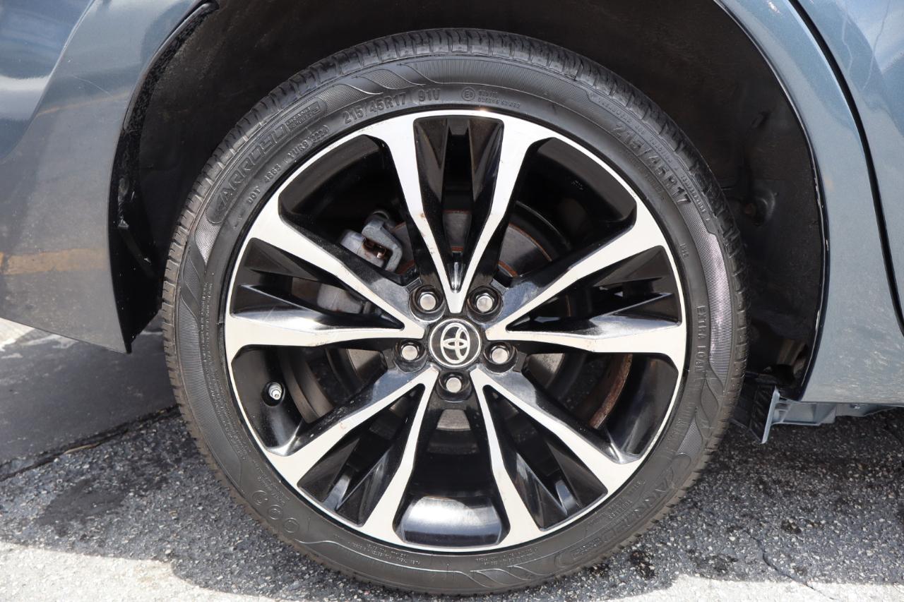 Toyota Corolla XLE CVT (Natl) 2019