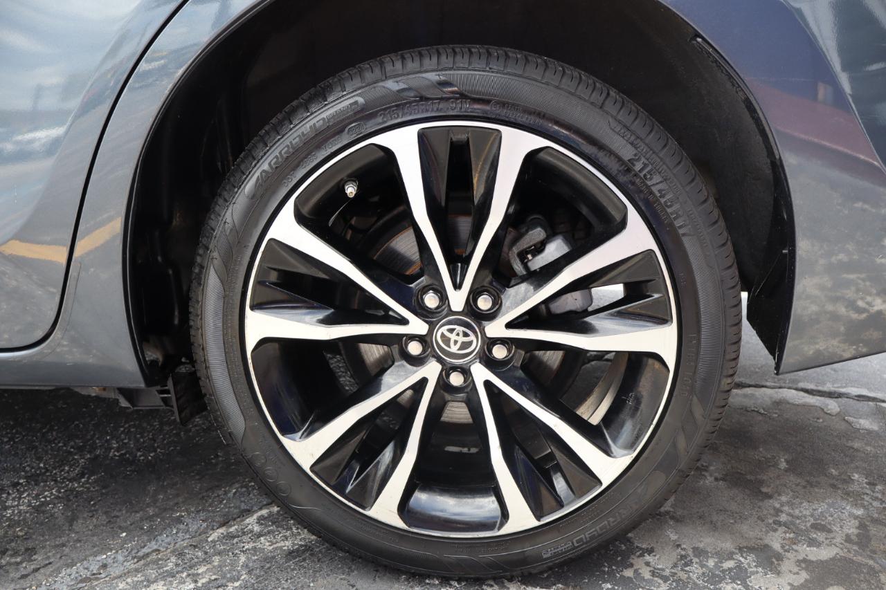 Toyota Corolla XLE CVT (Natl) 2019