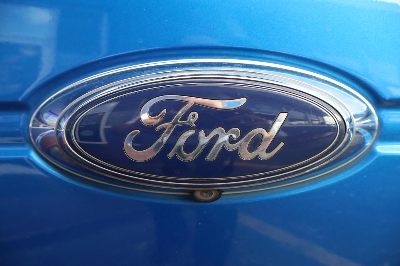 Ford F-150 2WD SuperCrew 145" King Ranch 2014