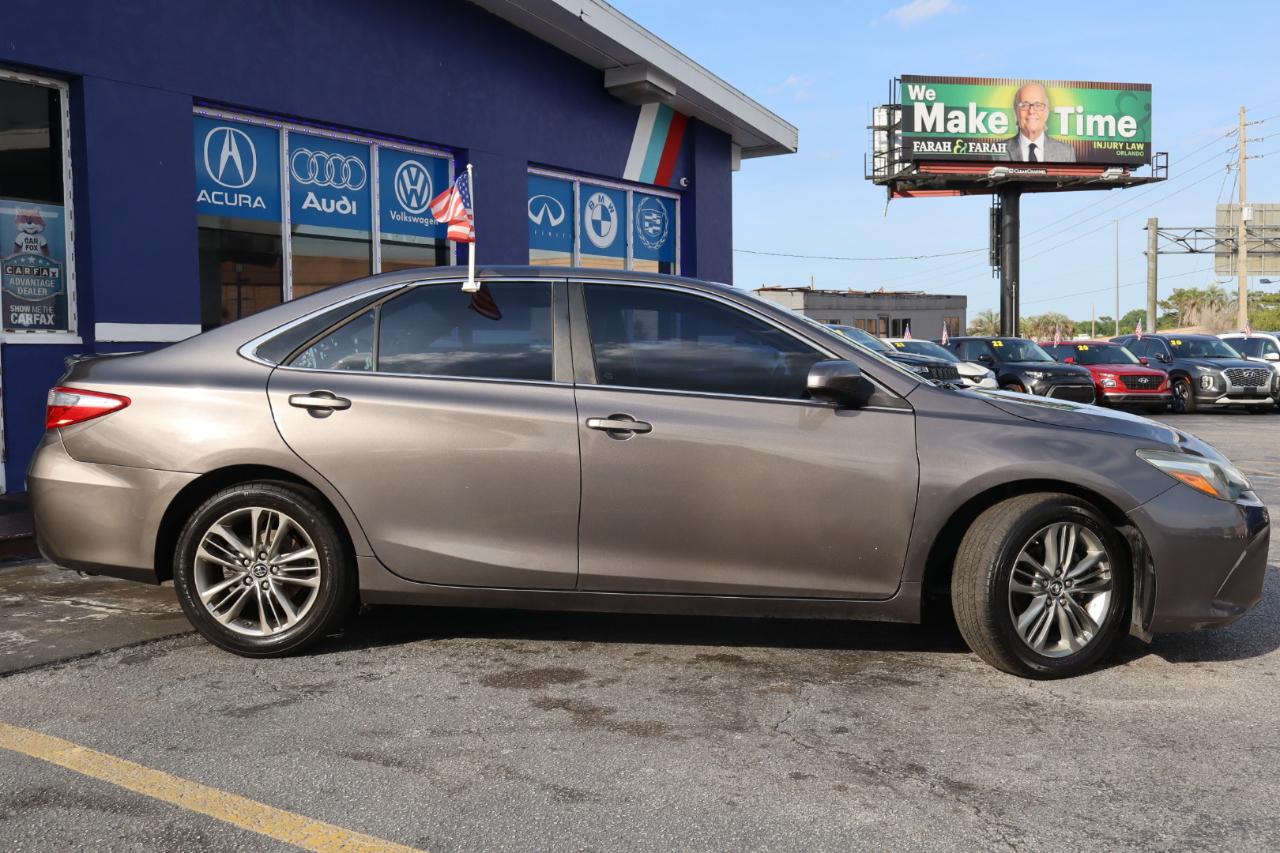 Toyota Camry 4dr Sdn I4 Auto XLE (Natl) 2015
