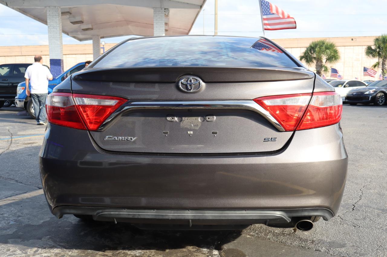 Toyota Camry 4dr Sdn I4 Auto XLE (Natl) 2015