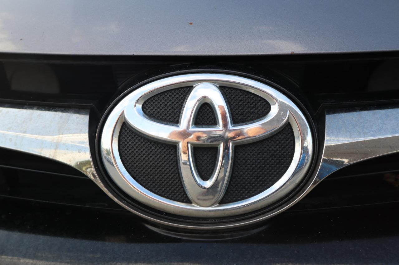 Toyota Camry 4dr Sdn I4 Auto XLE (Natl) 2015