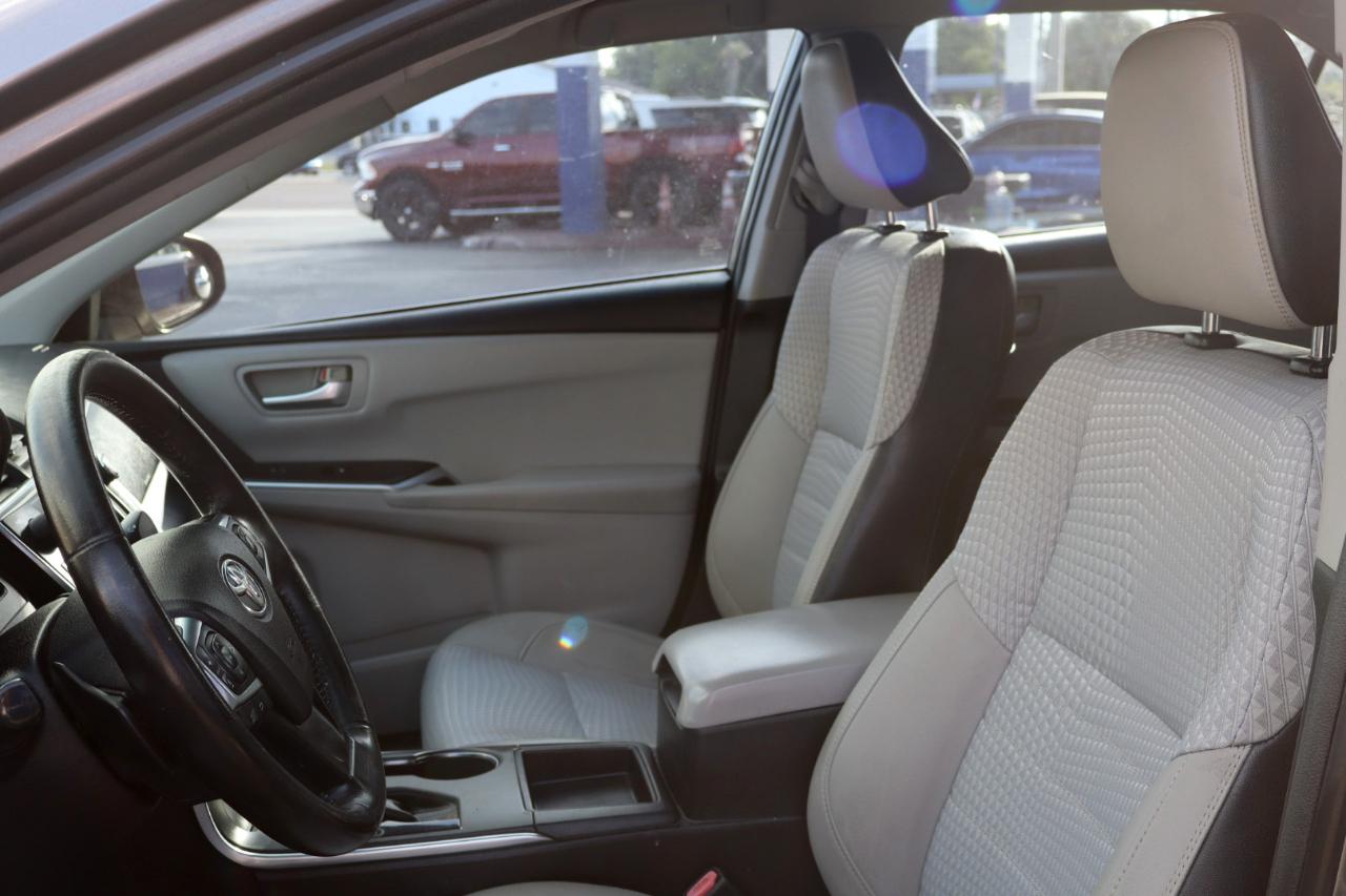 Toyota Camry 4dr Sdn I4 Auto XLE (Natl) 2015