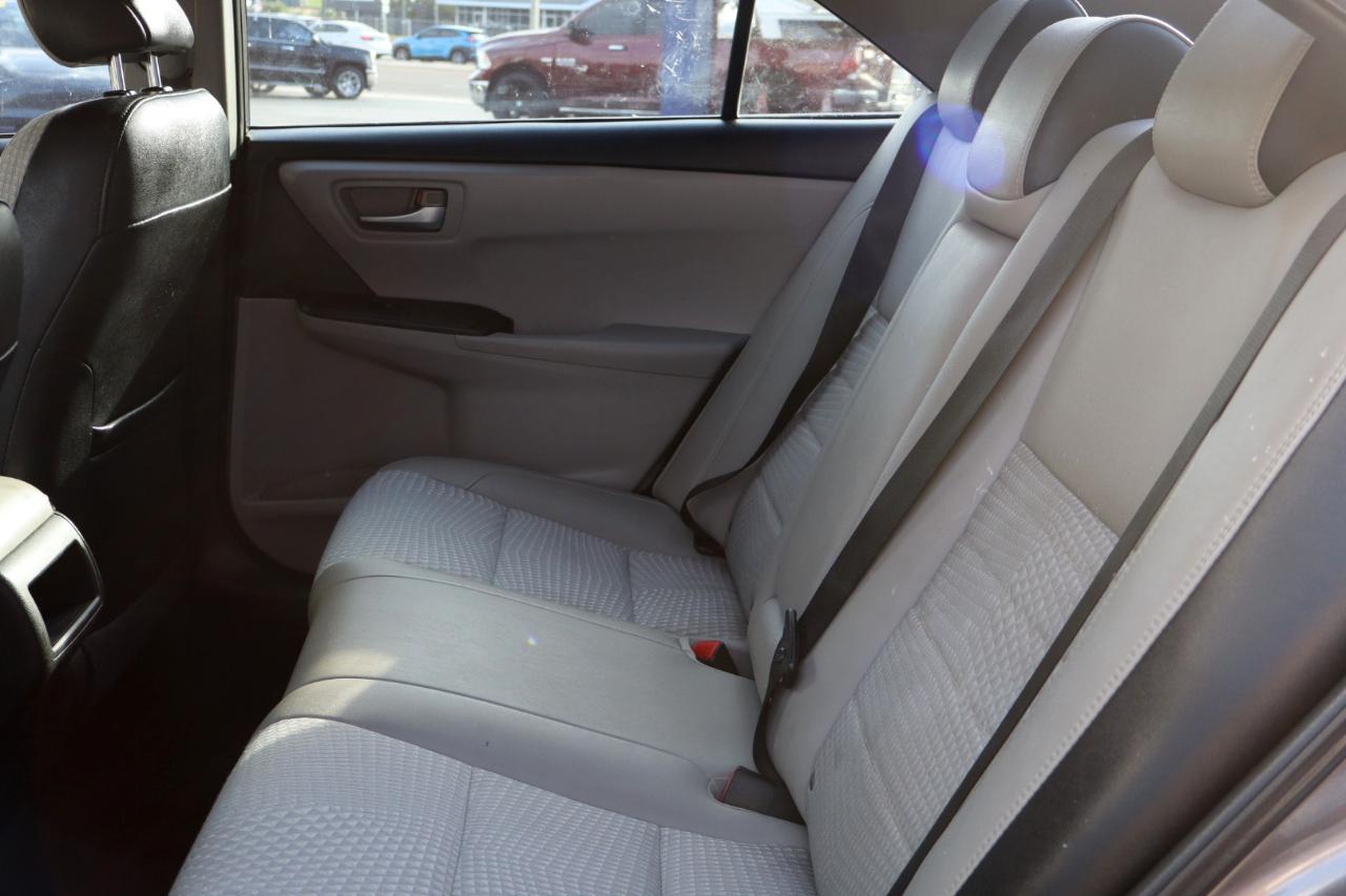 Toyota Camry 4dr Sdn I4 Auto XLE (Natl) 2015