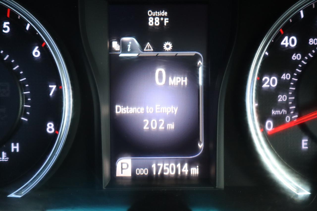Toyota Camry 4dr Sdn I4 Auto XLE (Natl) 2015