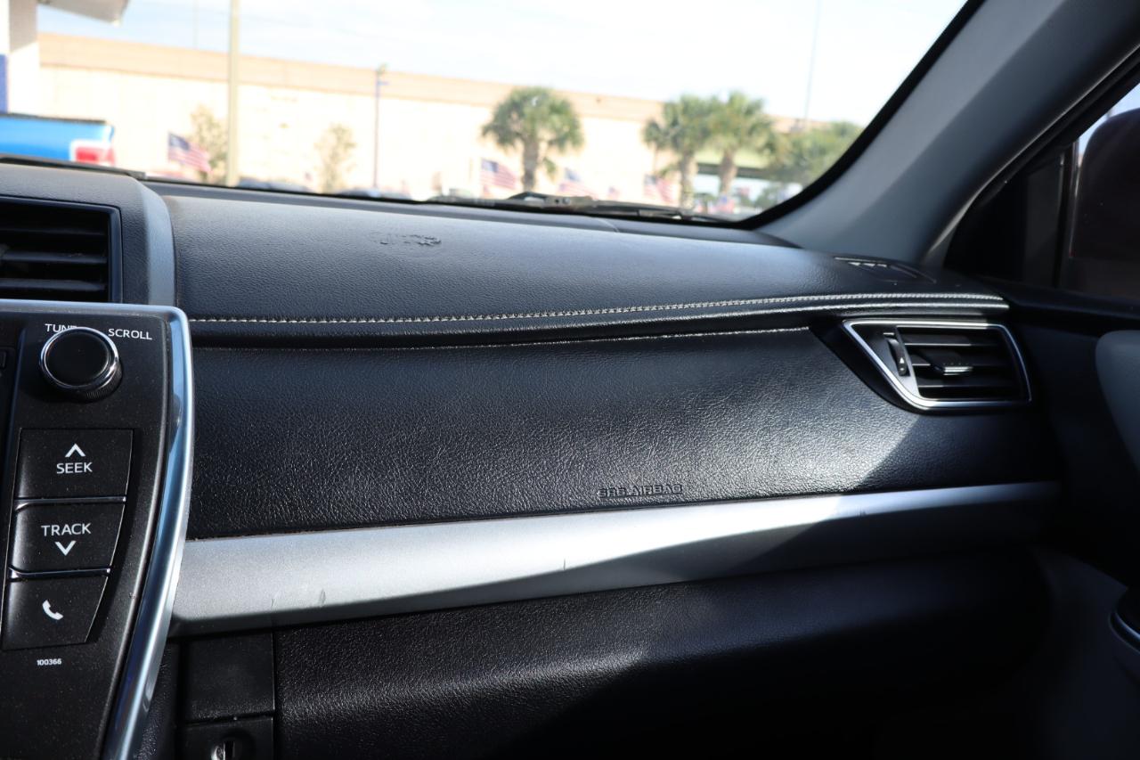 Toyota Camry 4dr Sdn I4 Auto XLE (Natl) 2015
