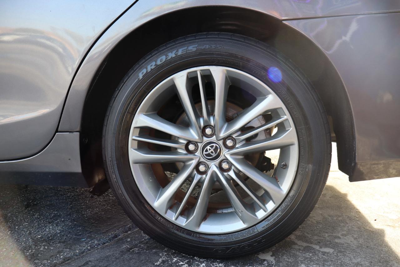 Toyota Camry 4dr Sdn I4 Auto XLE (Natl) 2015